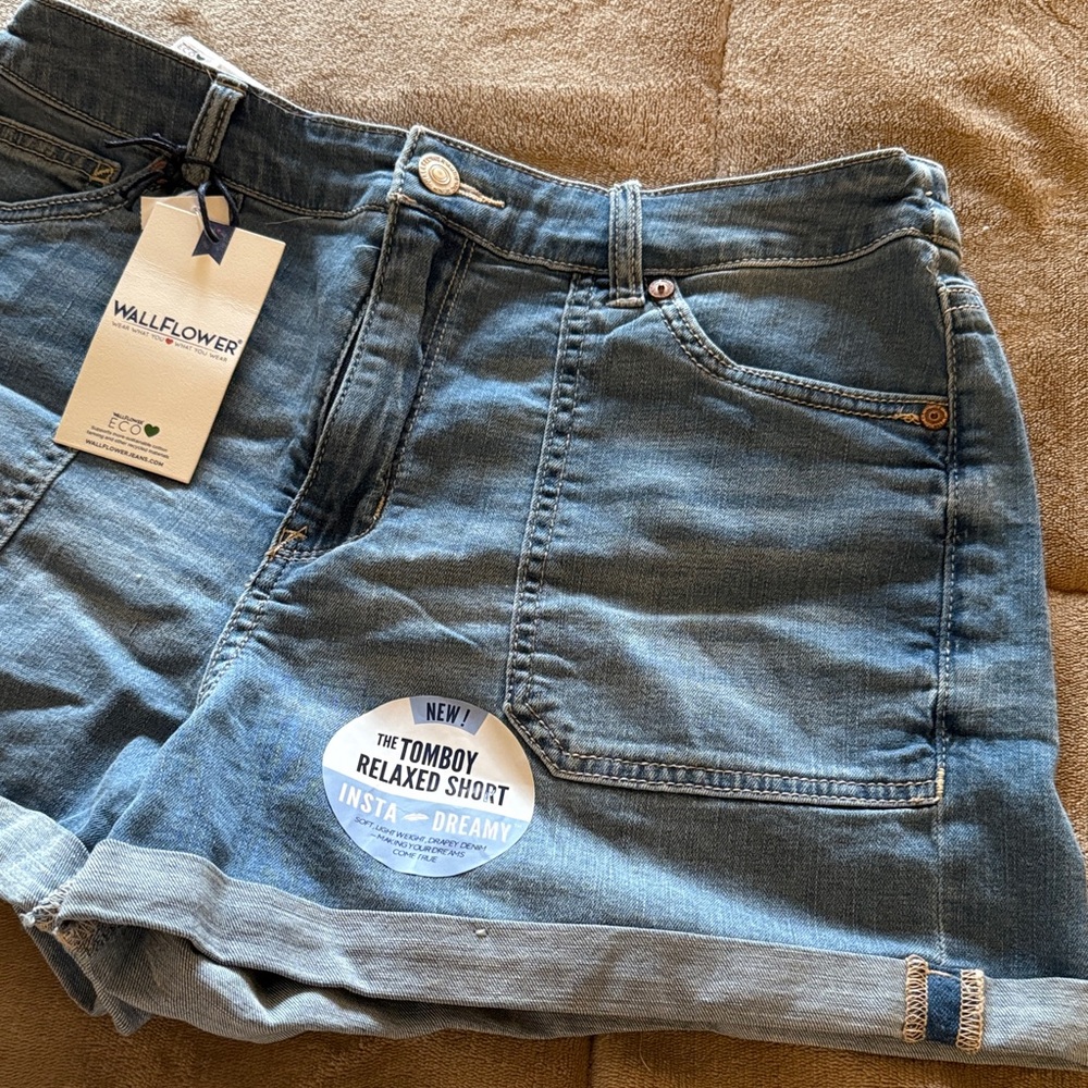 Wallflower Women's Light Blue Denim Shorts